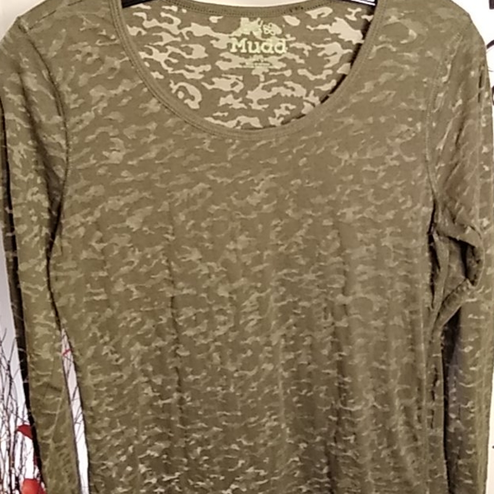 Women's Mudd Shirt - Picture 2 of 4